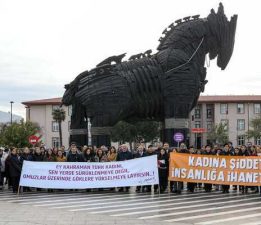 “Kadına Yönelik Şiddete Sıfır Tolerans” Yürüyüşü Yapıldı