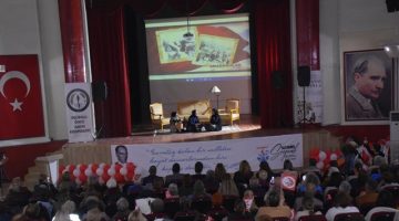 Gelibolu’da “Zamansız Kadınlar” Tiyatral Konferansı Sahne Aldı